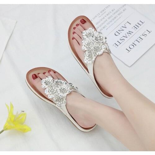 New 2021 Women Sandals Bohemian Rhinestones Flower Beach Flip Flops Large Size Comfortable Flat Shoes Women Slippers Women