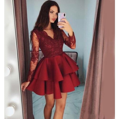 Red V Neck Homecoming Dresses Stylish Tiered Long Sleeve Beaded Lace Applique Short Prom Dress Lovely Fashion Celebrity Cocktail