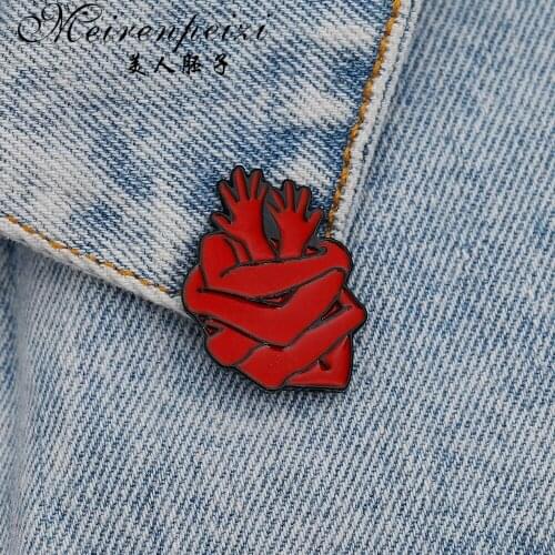 Meirenpeizi Heart Series Brooch Organ Heart Red Blood heart white Cat Hug Wave Whale Heart Enamel Pins Lapel Badge Doctor Gift