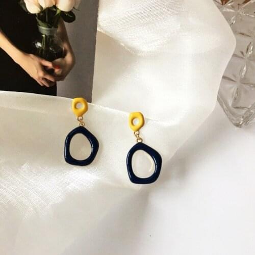 Beautiful Temperament Multi Vintage Clip on Earrings French Circle Hollow Irregular Earrings