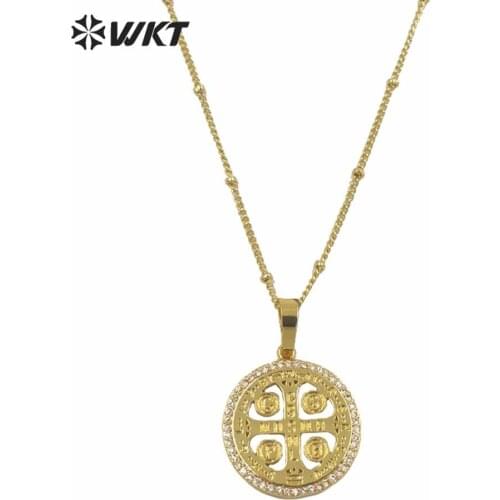 WT-MN969 Women gold electroplated round religious cross necklace yellow brass gold metal round coin necklace