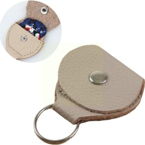 Guitar Picks Guitar Picks Holder Plectrums Bag Mediator Leather Sale of Bank PU Made Accessories Shape Hot Keychain Guitar L5P5