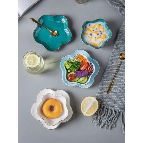 Phnom penh dessert bowl water bowls of cereal milk sugar bowl of tremella soup cup ice cream salad bowl for breakfast