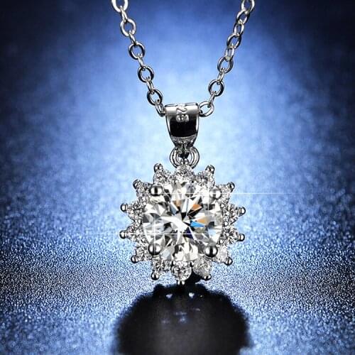 Trendy Female Crystal Snowflake Pendant Necklace Charm Silver Color Chain Necklaces For Women Cute White Zircon Wedding Necklace