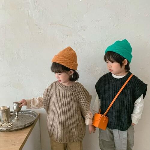 Childrens Clothing Childrens Autumn And Winter Thick Thread Sweater Vest Baby Retro Sweater Vest Solid Color