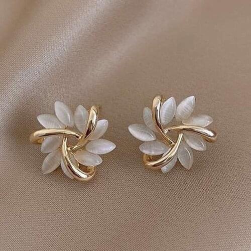 2021 Hot Elegant and Exquisite Opal Petal Circle Stud Earrings For Women Classic Jewelry Luxury Party Girls Unusual Earrings