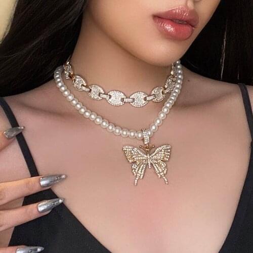 Vintage Elegant Imitation Pearls Rhinestone Butterfly Pendant Necklace Women Fashion Exaggerated Statement Necklaces Jewelry