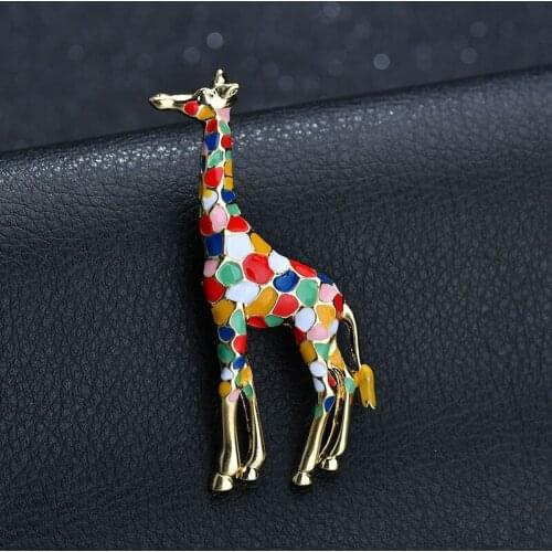 YADA Exquisite Giraffe Pins and Brooches for Lapel Pin Garment Scarf jewelry Rhinestone Crystal Giraffe Animal Brooches BH200011