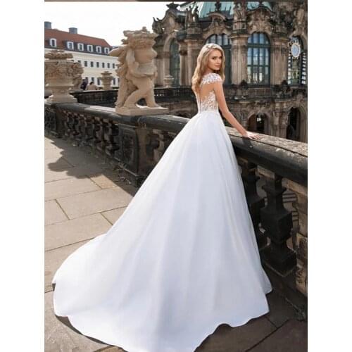 Gorgeous Wedding Dresses Sleeveless Backless Satin Appliques Lace Wedding Gown Bridal Dress vestido novia Plus Size