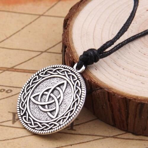 Classic Retro Round Celtic Knot Pendant Mens Personality Viking Rune Amulet Necklace