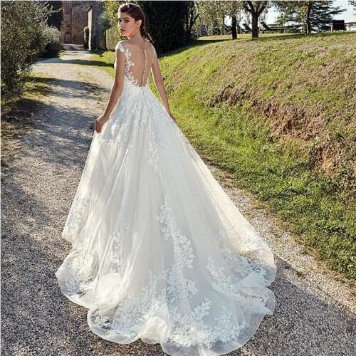 Lace Appliques Wedding Dress Vestidos de novia Bridal Dress Buttons Back Sexy Romantic Floor Length Wedding Gowns