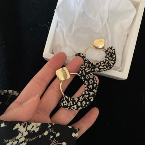 CHOWLEE Fabric Cold Wind Earrings Simple Design Geometric Earrings Retro INS Niche Holiday Earrings Fashion Trend Women