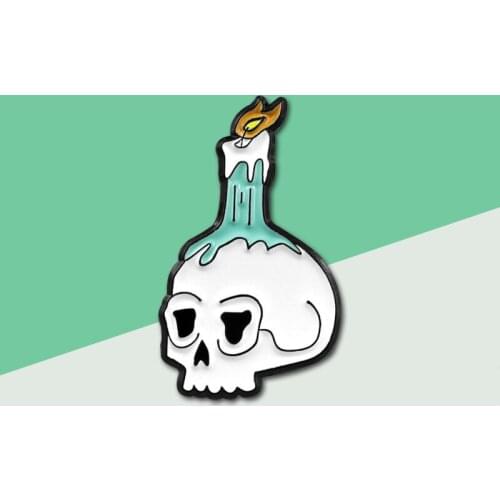 Skull Candle Brooch Skull Hellfire Burns Candle Flame Enamel Pin Halloween Death Skull Emblem Pin