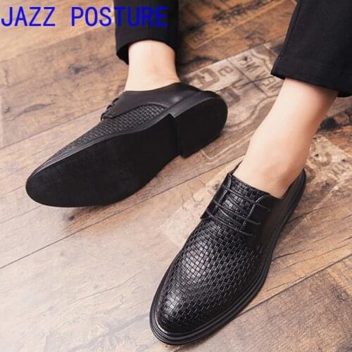 2020 mens authentic dress shoes black lace outdoor pointed business dress mens office tie shoes mens dating dress shoes Q53