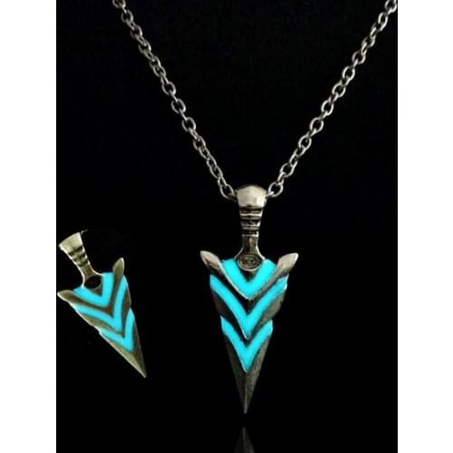 Luminous Glowing Arrow Pendant Necklace Knight Spear Necklace Hip Hop Punk Long Necklace for Women Men Halloween Gift
