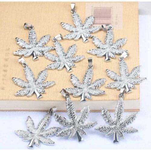 10pcs New Cannabiss Herbal Maple Leaf Pendant Fashion Hip Hop Jewelry Men and Women Pendant Wholesale Used as Necklace