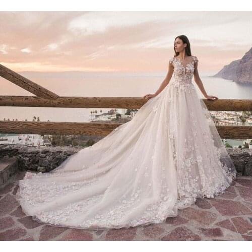 2020 Charming O-neck Appliqued Lace A-line Wedding Dresses With Cap Sleeves Tulle Court Train Bride Dress robe de mariee