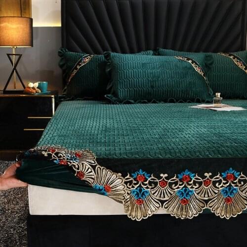 Thick Velvet Lace Latex Mattress Cover Set Queen King 3pcs Soft Warm Quilted Bed Fitted Sheet Mattress Protector Pad Pillowcases