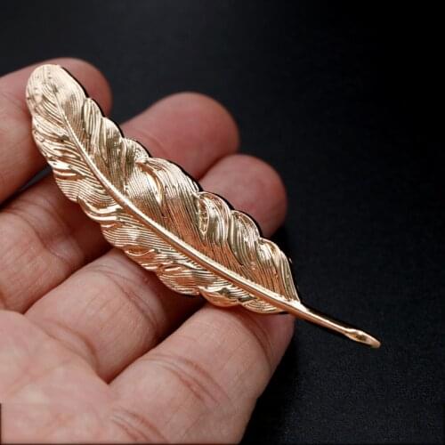 High-grade Simple Feather Brooches Gold Metal Mens Suit Collar Needle Lapel Pin for Men Women Accessories Brooch Jewelry Luxury