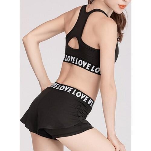 Two Pieces Yoga Suit Sports Bra And Shorts Fitness Crop Outdoor Sweat Wicking Polyester Workout Gym Cycling Running Clothing