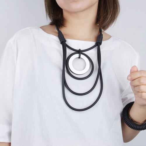 JID Gothic Rubber Choker Necklace Big Metal Circle Pendant Necklace Adjustable MultiLayer Neck Chain Female Body Decorations