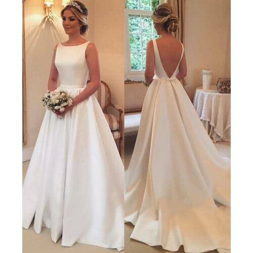 Vintage Long A-Line V-Neck Wedding Dresses with Pockets Sweep Train Satin Open Back Abendkleid Ivory Maxi Bridal Gowns for Women