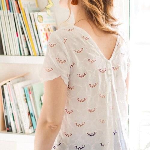 Hollow Out Embroidery Chic Shirts Women 2021 Round Neck Scalloped Short Sleeve Backless Sexy Blouses Summer Vintage Shirts Tops