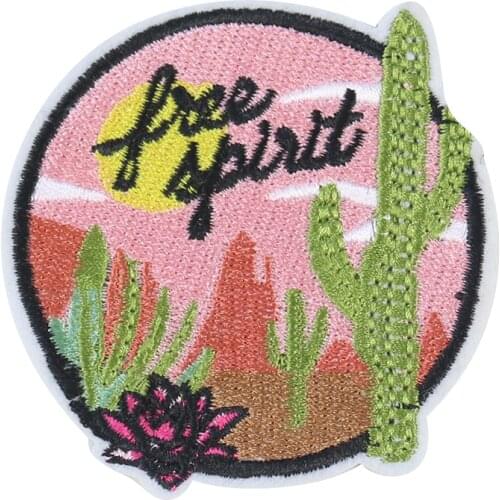 5PCS Desert Cactus Badges Clothe Embroidery Patch Applique Ironing Clothing Sewing Supplies Decorative Patches for Clothing
