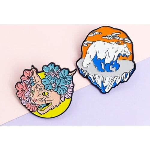 Round animals Enamel Pin A cat in a garland Polar bears on icebergs Creative Brooches Backpack jackets punk Badge Gifts for kids