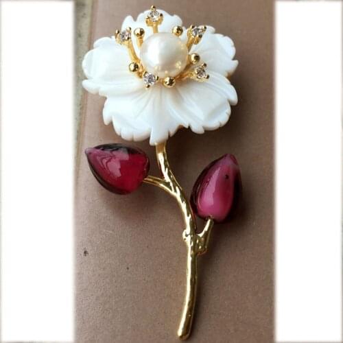 Free Shipping Women Fashion Jewelry White Mother of Pearl Shell Lampwork Peacock Bead Brooch 1Pcs C9760