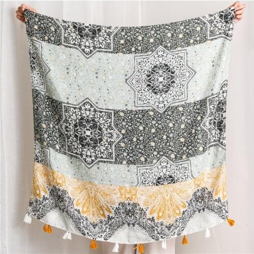 2021 Luxury Brand Women Viscose Scarf Retro Floral Shawls and Echarpes Autumn Wrap Scarves Plus Size Female Muslim Stole Bandana