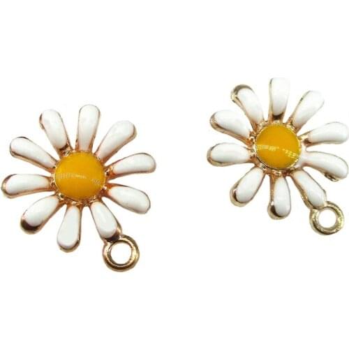 10PCS Beauty Lady Jewelry Gold Tone Sunflower Great Enameled Daisy Shape Alloy Charm Necklace Pendants Jewelry Crafts