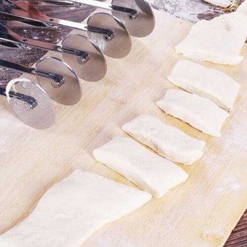 Top quality double heads multi wheels roller pizza cutter,dough divider cutter,pizza cake baking peeler pizza knife