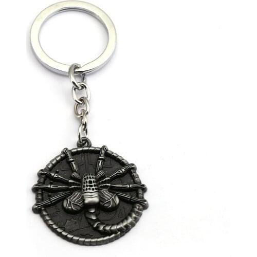 Movie Aliens Predator Keychain 3D Horror Key Chains Game AVP Alien Facehugger Metal Pendant Keyring Men Jewelry Gift llaveros