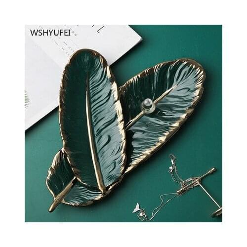 1Pcs Nordic wind ins gold dark green feathers banana leaf tray vintage jewelry plate storage tray snack plate home decoration