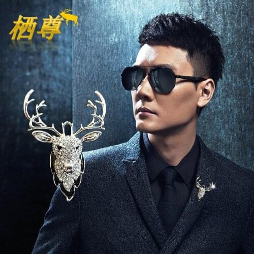 New fashion personality full CZ reindeer head charm collar Badge pin brooch for ladies jewelry accessories