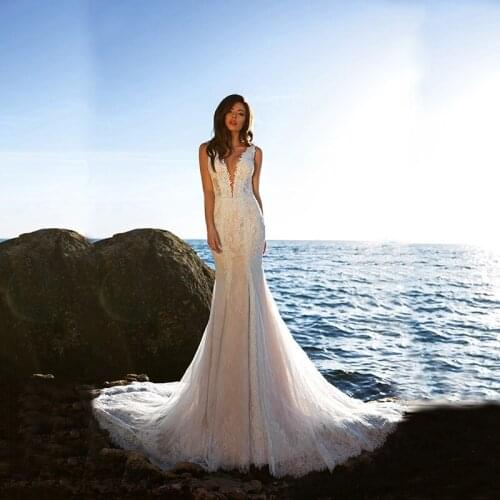 Latest Elegant Mermaid Lace Sleeveless Bride Wedding Dresses Bateau Neckline Bridal Gowns Illusion Back Appliqued Court Train