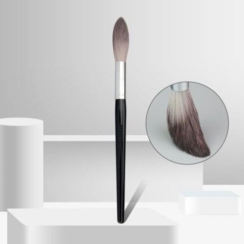 Highlighter Makeup Brush Professional Highlighter Powder Blending Brushes Tapered Highlighter Make up Brush Cosmetic Tools