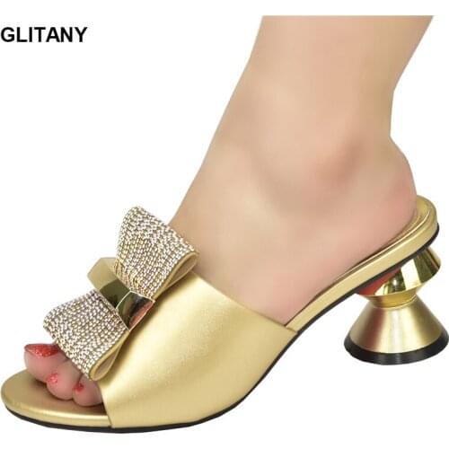 Italy Style Patent Leather Woman Shoes with Rhinestone Wedding Sandals Bridal Luxury Shoes Women Designers African Party Pumps