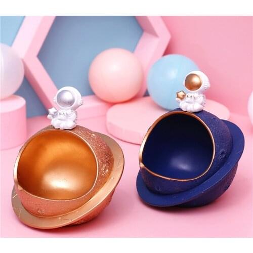 Simple Spaceman Ashtray Creative Desktop Decoration Storage Box Home Wine Cabinet TV Cabinet Porch Decoration Cartoon Gift Boy