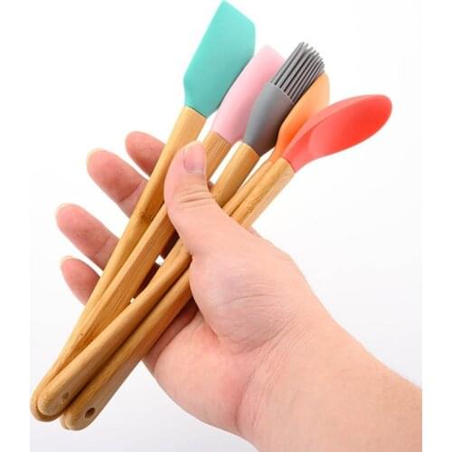 1Pcs Bamboo Handle Cookie Pastry Scraper for Butter Cooking Mini Spatula Kitchen Supplies Multi Purpose Multicolor