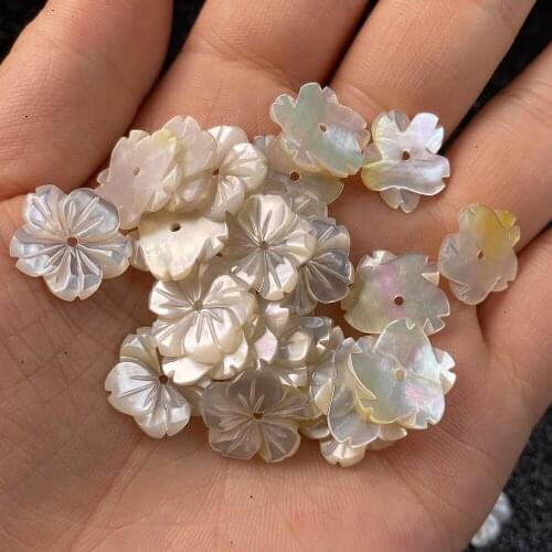 2pcs Carven White Shell Flower Pure Natural Material Petals 3D Flower Beads for Handmade Necklace DIY Jewelry Making