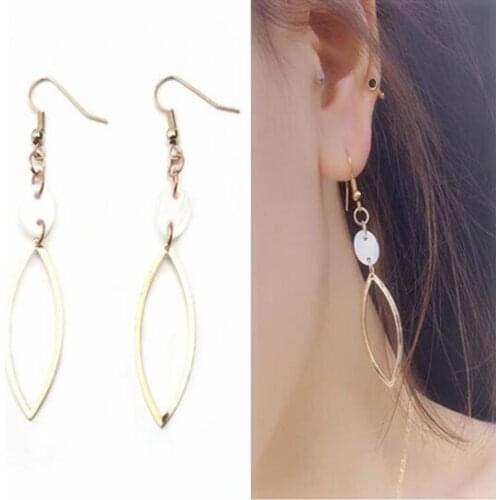 Ex710 Korean Fashion Vintage simple white shells Alloy geometric oval leaves studs earrings 2021 trend Womens Jewelry