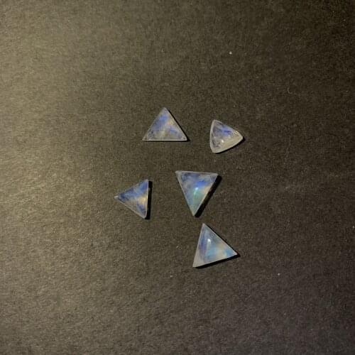 5pcs triangle vitreous body moonstone section 7.17mm---9.1mm