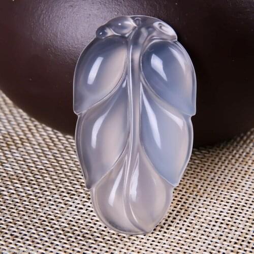 Chinese handcarved 100% Natural Emerald Jade Leaf Exquisite pendant necklace