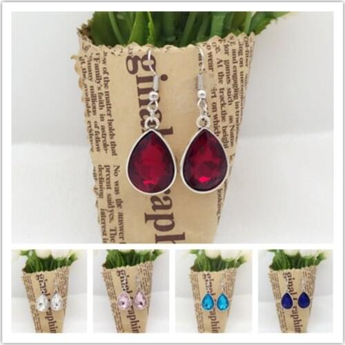 Elegant and stylish drop-shaped Multicolor crystal stone pendant earrings transparent rhinestone Female glamour jewelry