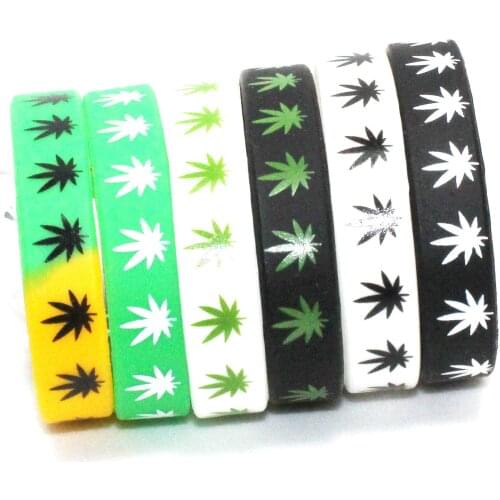 2021 Fashion Punk Men Women Colour Maple Leaf Silicone Sport Bracelet Personality Men Women Daily Wear Leisure Time Jewelry