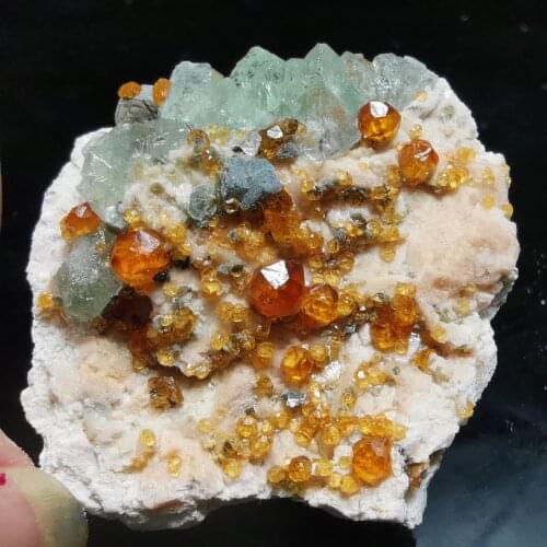 14.6g100% natural garnet and green Fluorite Crystal intergrowth mineral specimen CRYSTAL HEALING CRYSTAL QUARTZ GEM