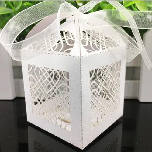 50pcs Lace Flower Laser Cut Hollow Carriage Favors Box Gifts Candy Boxes With Ribbon Baby Shower Wedding Event Party Supplies