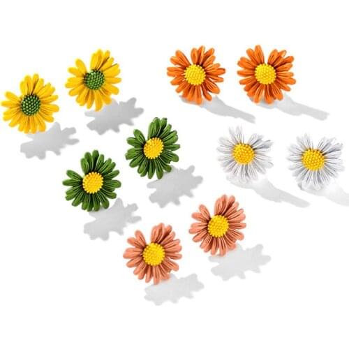 New Coming Flower Shape Small Daisy Sweet Earrings Exquisite Super Fairy Earring Studs